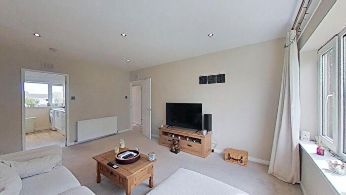 Flat To Rent In Cockburn Crescent, Balerno, Edinburgh, EH14