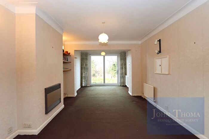 3 Bedroom Semi-Detached House For Sale In Whitehall Close, Chigwell, IG7