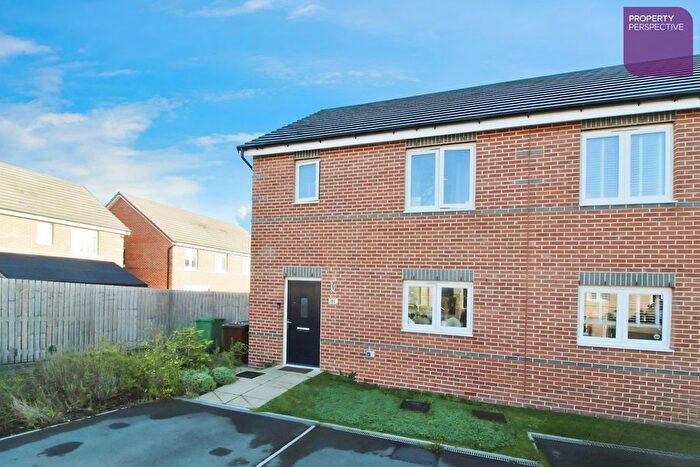 3 Bedroom Semi-Detached House For Sale In Little Wood Crescent, Wakefield, WF1
