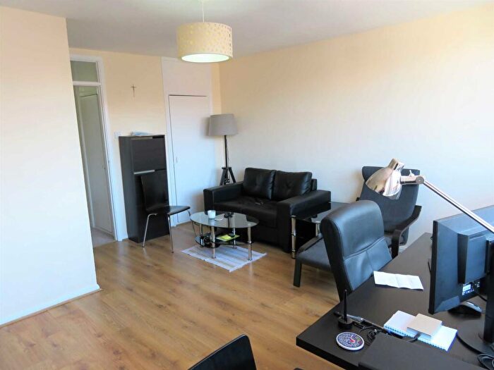 1 Bedroom Apartment To Rent In Dean Court, Canterbury, CT1