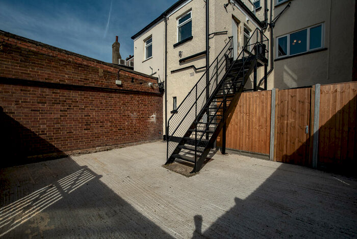 2 Bedroom Apartment To Rent In St. Marys Lane, Upminster, Essex, RM14