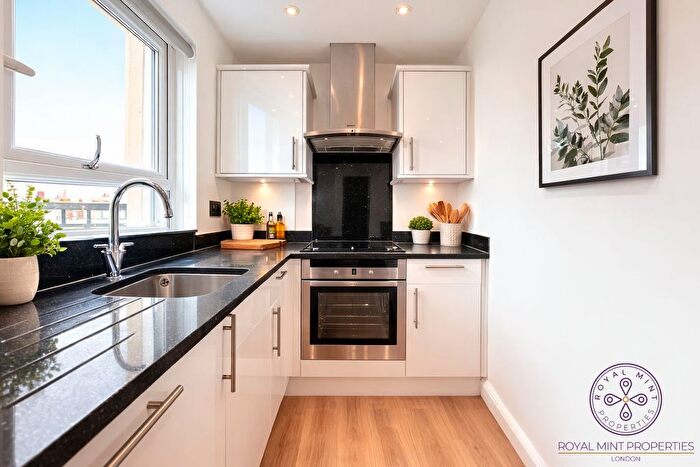 2 Bedroom Flat To Rent In Grove End Road, John's Wood, London, NW8