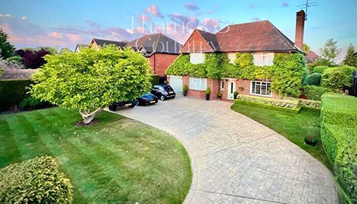 4 Bedroom Detached House For Sale In Green Lane, Burnham, Slough, SL1