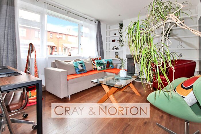 2 Bedroom Maisonette For Sale In Tenterden Gardens, Addiscombe, CR0