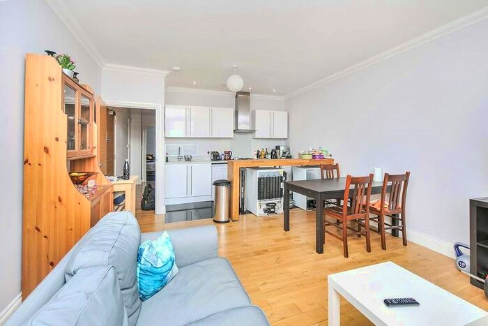 2 Bedroom Flat To Rent In C Station Road, West Wickham, Kent, BR4