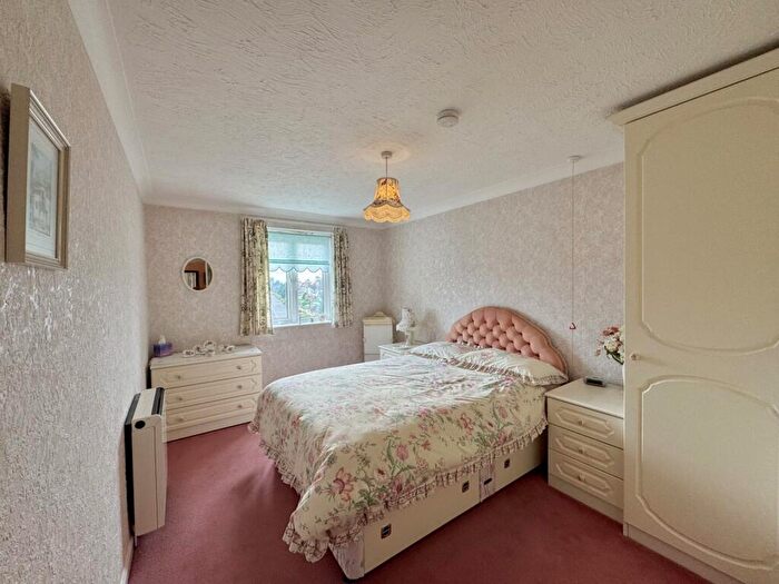 2 Bedroom Apartment For Sale In Station Road, Thorpe Bay, Essex, SS1