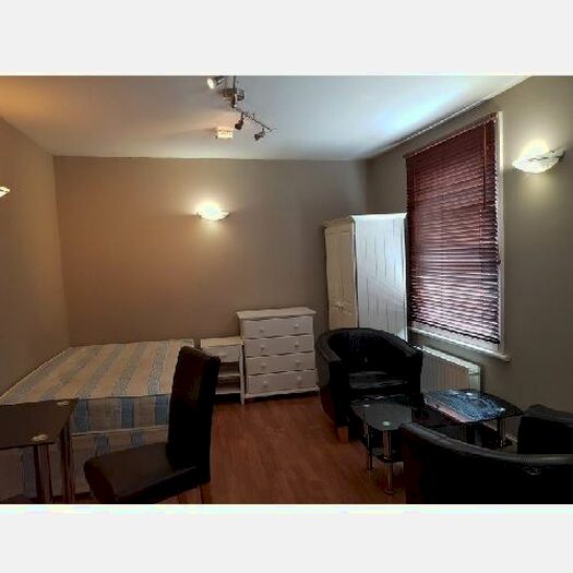 Studio To Rent In Sulgrave Road, Hammersmith, W6