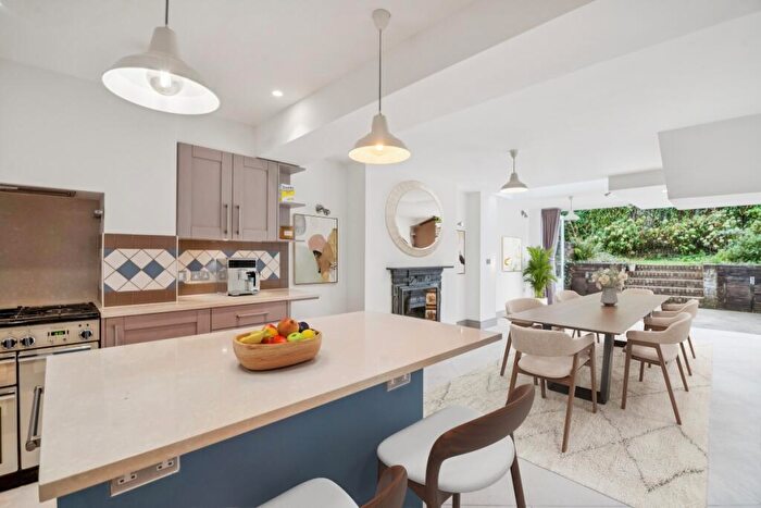 4 Bedroom Terraced House To Rent In Rheidol Terrace Islington, N1