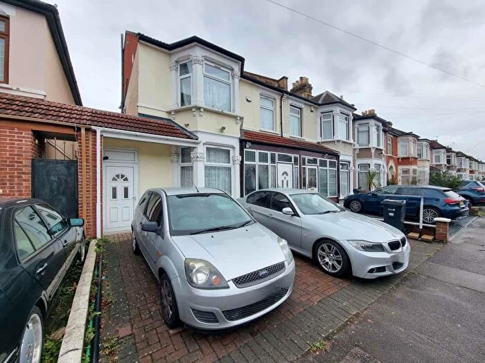 5 Bedroom End Terrace House For Sale In Blythswood Road, Ilford, IG3