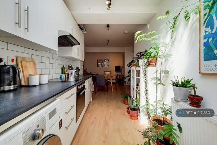 2 Bedroom Flat To Rent In Farleigh Road, London, N16
