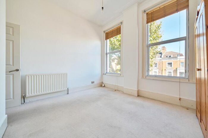 2 Bedroom Flat To Rent In Lewisham Way London, SE14