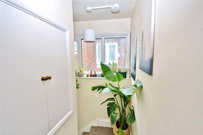 1 Bedroom Apartment To Rent In York Road, Woking, Surrey, GU22
