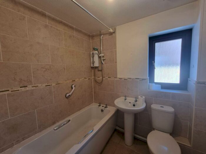 3 Bedroom Detached Bungalow To Rent In Delfryn, Capel Hendre, Ammanford