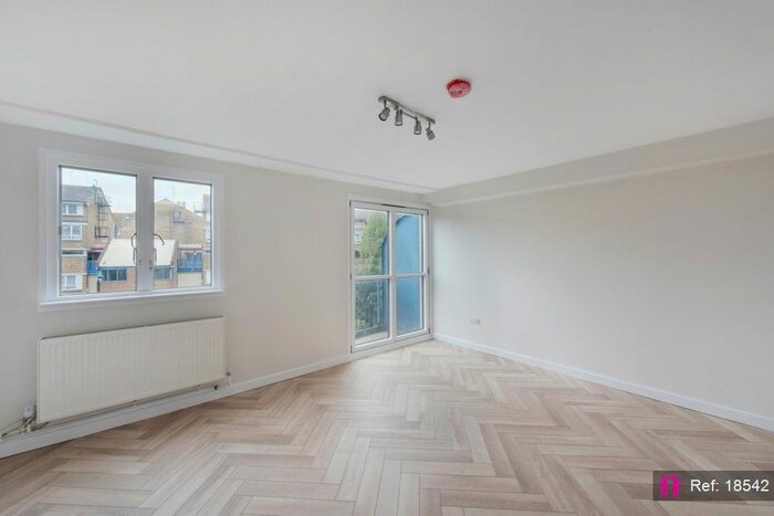 3 Bedroom Maisonette To Rent In Shurland Gardens, Willowbrook Estate, London, SE15