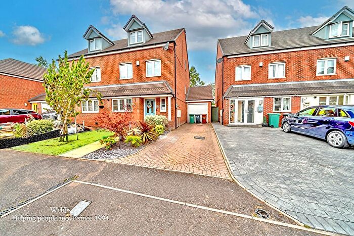 4 Bedroom Town House For Sale In Harvest Grove, Walsall, WS3