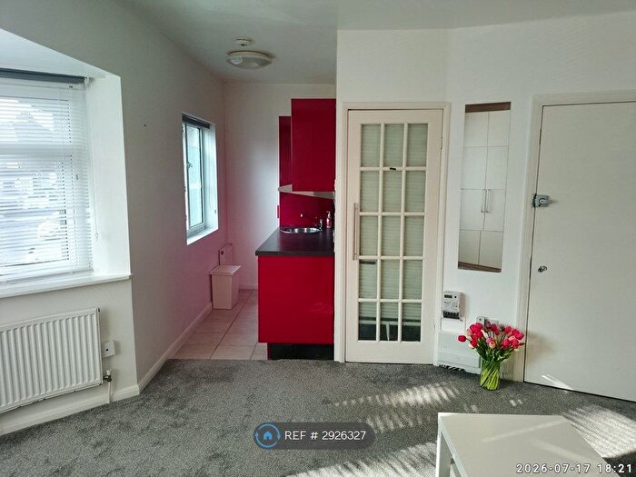 Studio To Rent In Headstone Lane, London, HA2