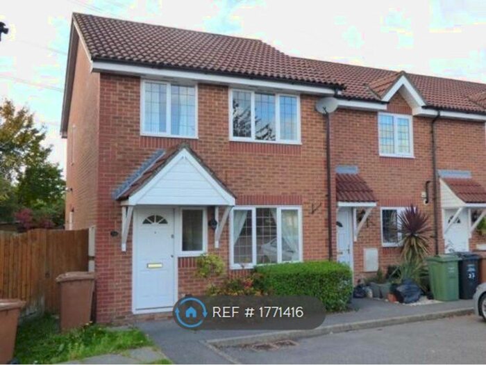 3 Bedroom End Of Terrace House To Rent In Homefield Drive, Southampton, SO16