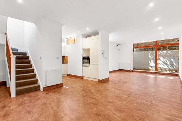 3 Bedroom Flat For Sale In Collison Place, Manor Road, London, N16