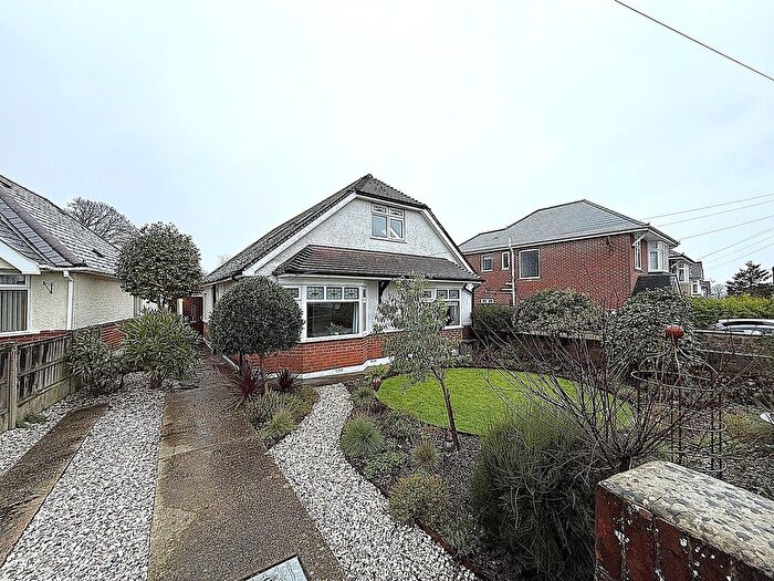 5 Bedroom Detached House For Sale In Hennings Park Road, Oakdale, Poole, BH15