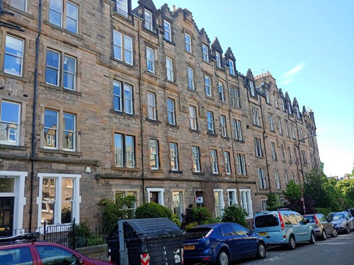 4 Bedroom Flat To Rent In Marchmont Crescent, Edinburgh, EH9