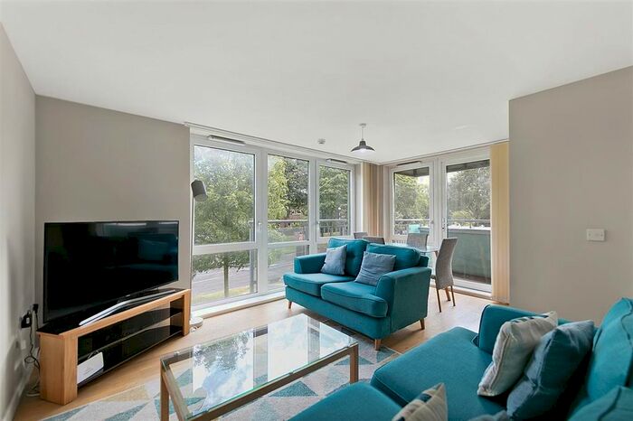 2 Bedroom Flat To Rent In Clarence Avenue, London, SW4