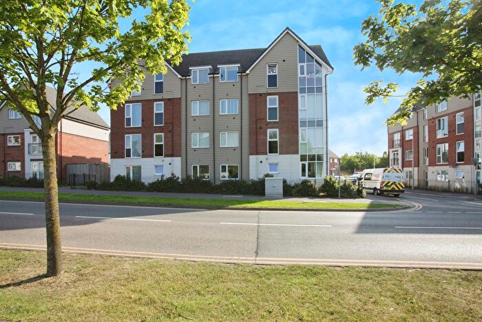 2 Bedroom Flat For Sale In Anton Close, Rugby, CV21