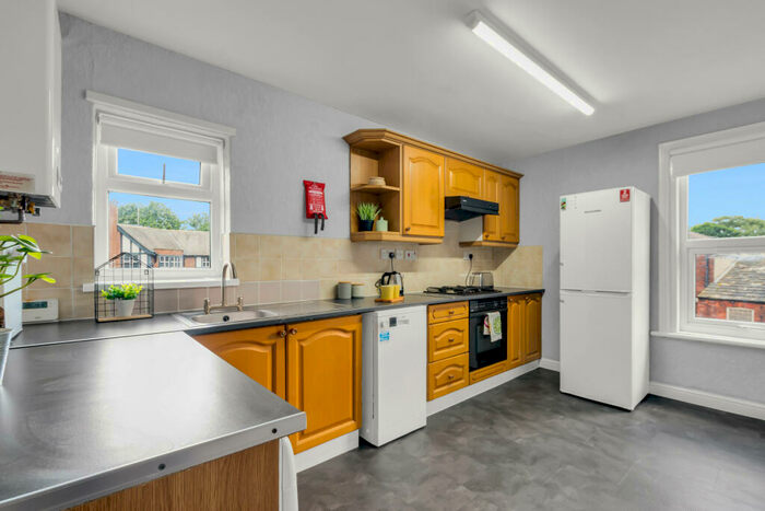 1 Bedroom Flat To Rent In Hyde Park Road, Leeds, LS6