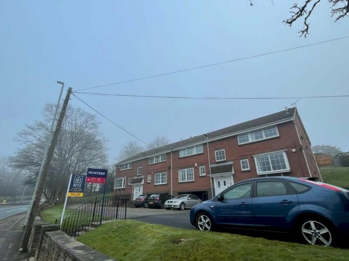 2 Bedroom Flat To Rent In Gledhow Valley Road, Leeds LS17