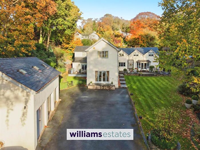 5 Bedroom House For Sale In Lon Cae Glas, Llanbedr Dyffryn Clwyd, Ruthin, LL15