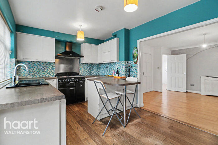 4 Bedroom Terraced House For Sale In Lawrence Avenue, Walthamstow, E17