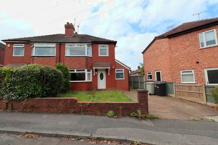3 Bedroom Semi-Detached House To Rent In Cambridge Avenue, Macclesfield, SK11