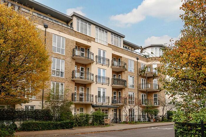 2 Bedroom Flat To Rent In Melliss Avenue, Kew, Richmond Upon Thames, TW9