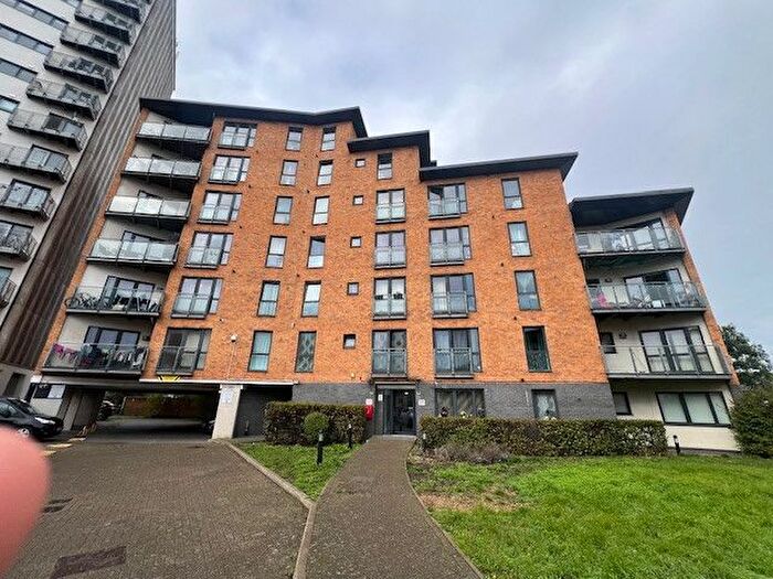 1 Bedroom Flat To Rent In Gateway Court, - Parham Drive, Ilford, Essex, IG2