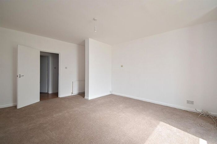 1 Bedroom Flat To Rent In St Leonards, East Sussex, TN38