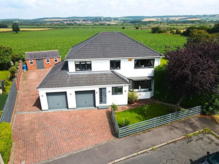 4 Bedroom Detached House For Sale In Wincanton Close, Mexborough, S64