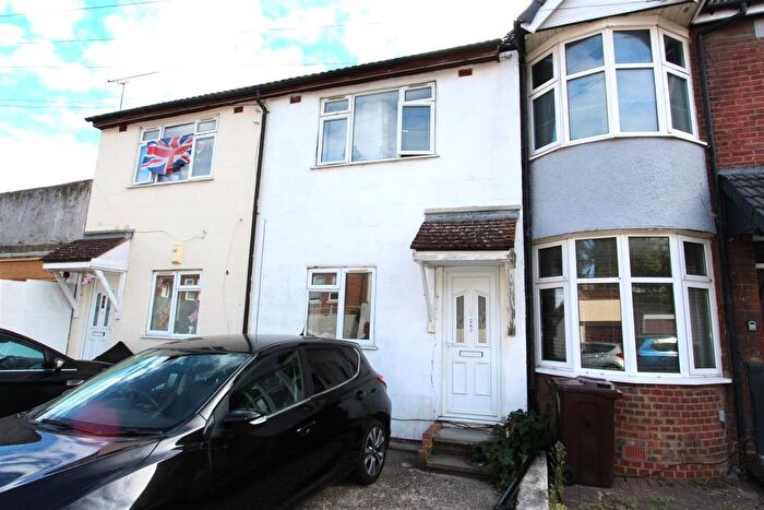 2 Bedroom Semi-detached House To Rent In Dale Street, Chatham, ME4
