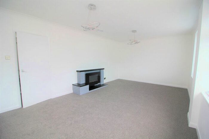 3 Bedroom Maisonette To Rent In Margate Road, Ramsgate, CT12