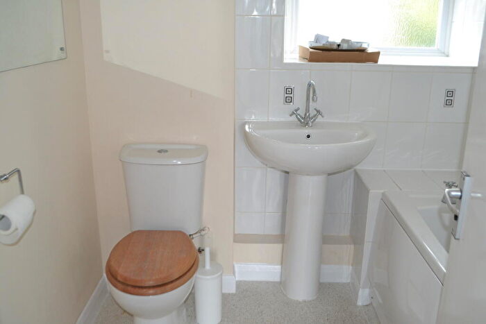 2 Bedroom Flat To Rent In Central Yeovil, Somerset, BA20