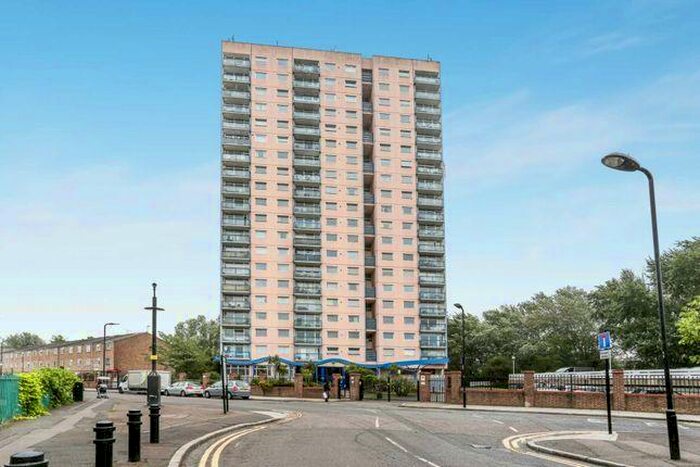 2 Bedroom Flat To Rent In Landmark Heights, Daubeney Road, London, E5