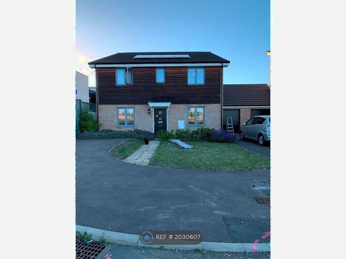 3 Bedroom Detached House To Rent In Redwing Place, Corby, NN17