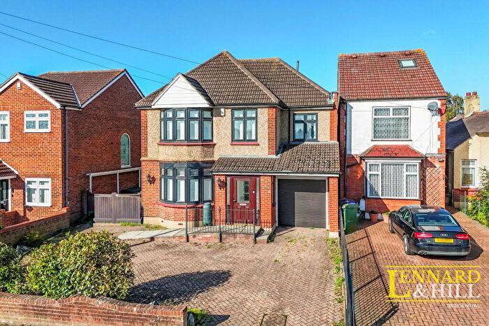 5 Bedroom Detached House For Sale In Windsor Avenue, North Grays, RM16