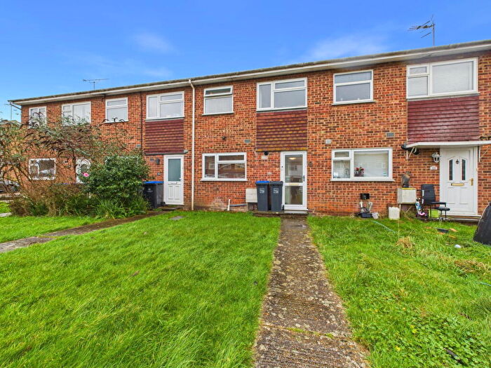 2 Bedroom Terraced House For Sale In Willow Crescent, Worthing, BN13