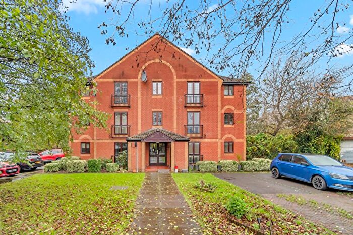 2 Bedroom Flat For Sale In Templars Court, Pennycress, Weston-Super-Mare, BS22