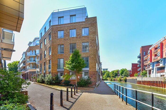 2 Bedroom Flat To Rent In St. Annes Street, London, E14