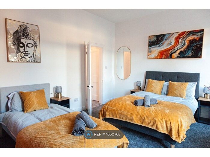 4 Bedroom Terraced House To Rent In Droylsden Road, Manchester, M40