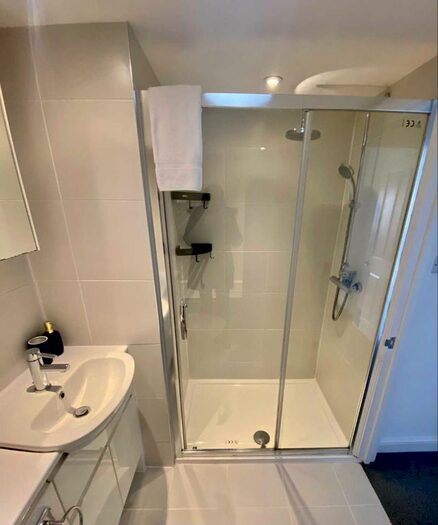 3 Bedroom Flat To Rent In Richmond Place, Brighton, BN2