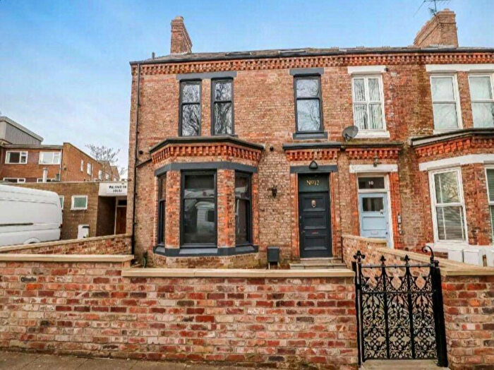 8 Bedroom End Of Terrace House For Sale In Vane Terrace, Darlington, DL3