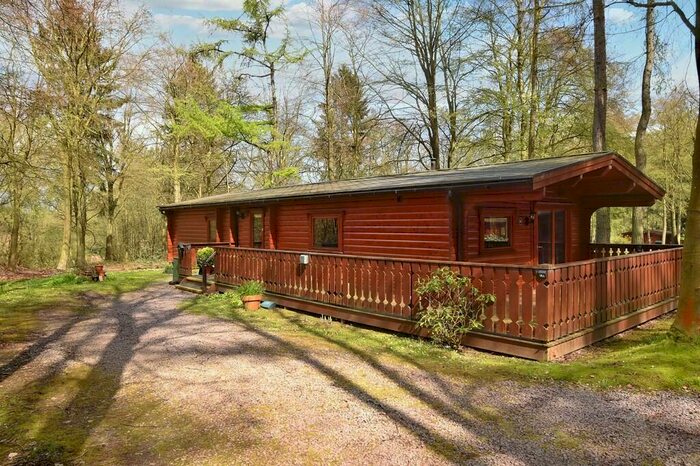 3 Bedroom Chalet For Sale In Kenwick Park, Louth, LN11