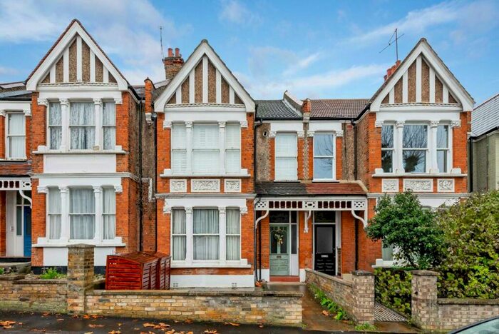 3 Bedroom Flat To Rent In Lushington Road, Willesden Junction, NW10