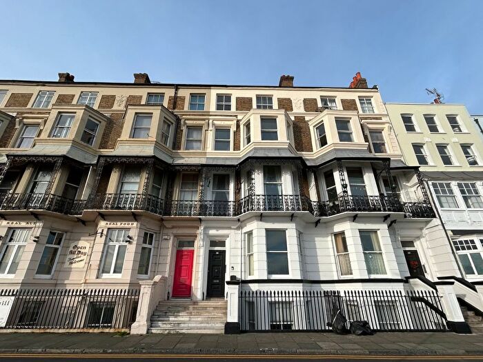 2 Bedroom Flat To Rent In Paragon, Ramsgate, Kent, CT11